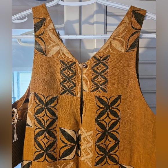 KEALOPIKO KEYHOLE JUMPER - SIZE MEDIUM - MOANA MOTIFS PRINT - MUSTARD/TAN COLOR - Picture 3 of 6